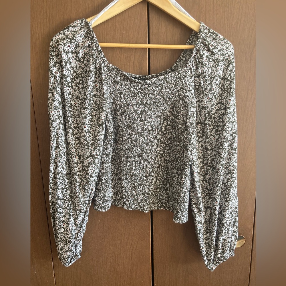 Jessica Simpson floral green puff sleeve top size M